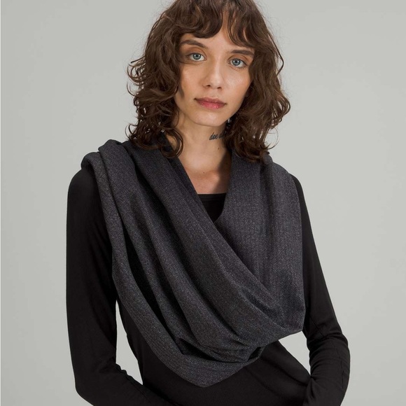 lululemon athletica Accessories - Lululemon Vinyasa Snap Scarf Convertible Heathered Herringbone